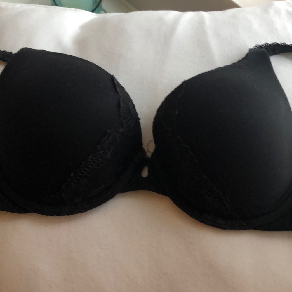 32D Victoria’s Secret Push-Up Bra